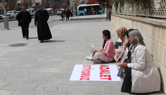 Hakkarili öğretmenler için ‘Adalet Nöbeti' 24. Gününde