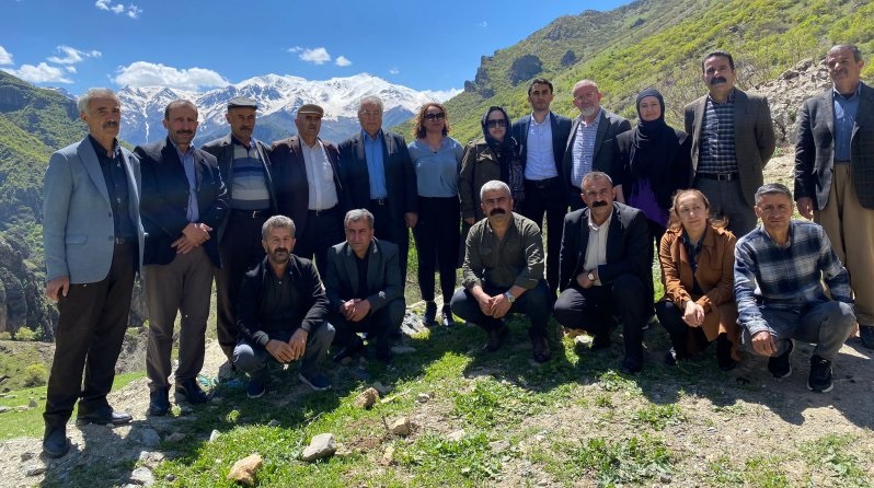 Hakkari Milletvekili Adayı Vezir Parlak köylere çıkarma yaptı