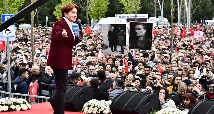 İYİ Parti Genel Başkanı Meral Akşener Kocaeli'de Vatandaşlara Seslendi