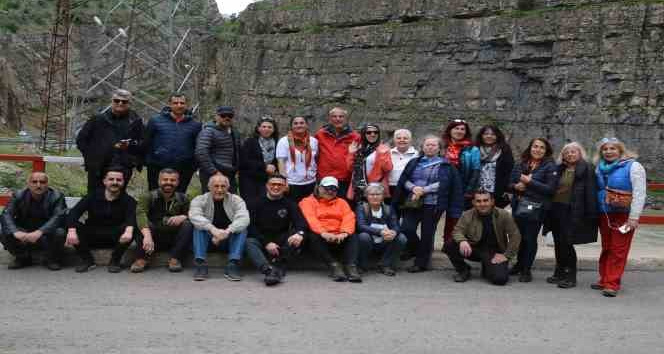 Yerli turistler Kato Dağı'nda