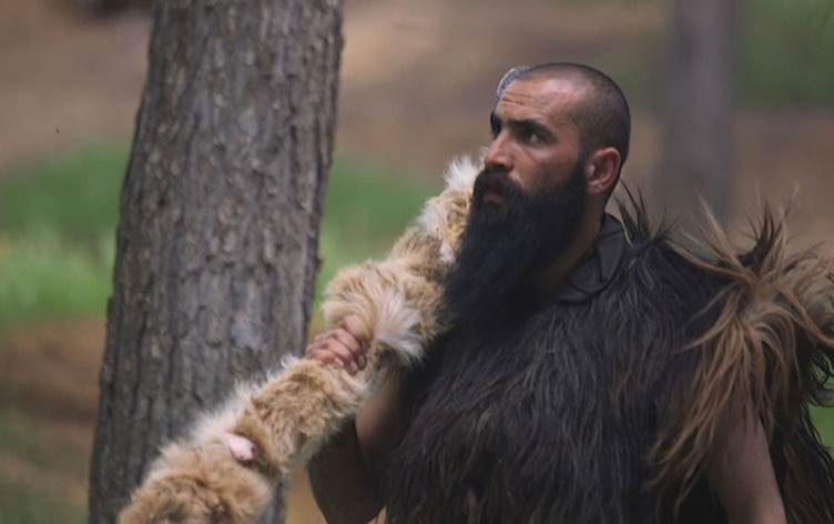 5 yıldır ormanda yaşıyor