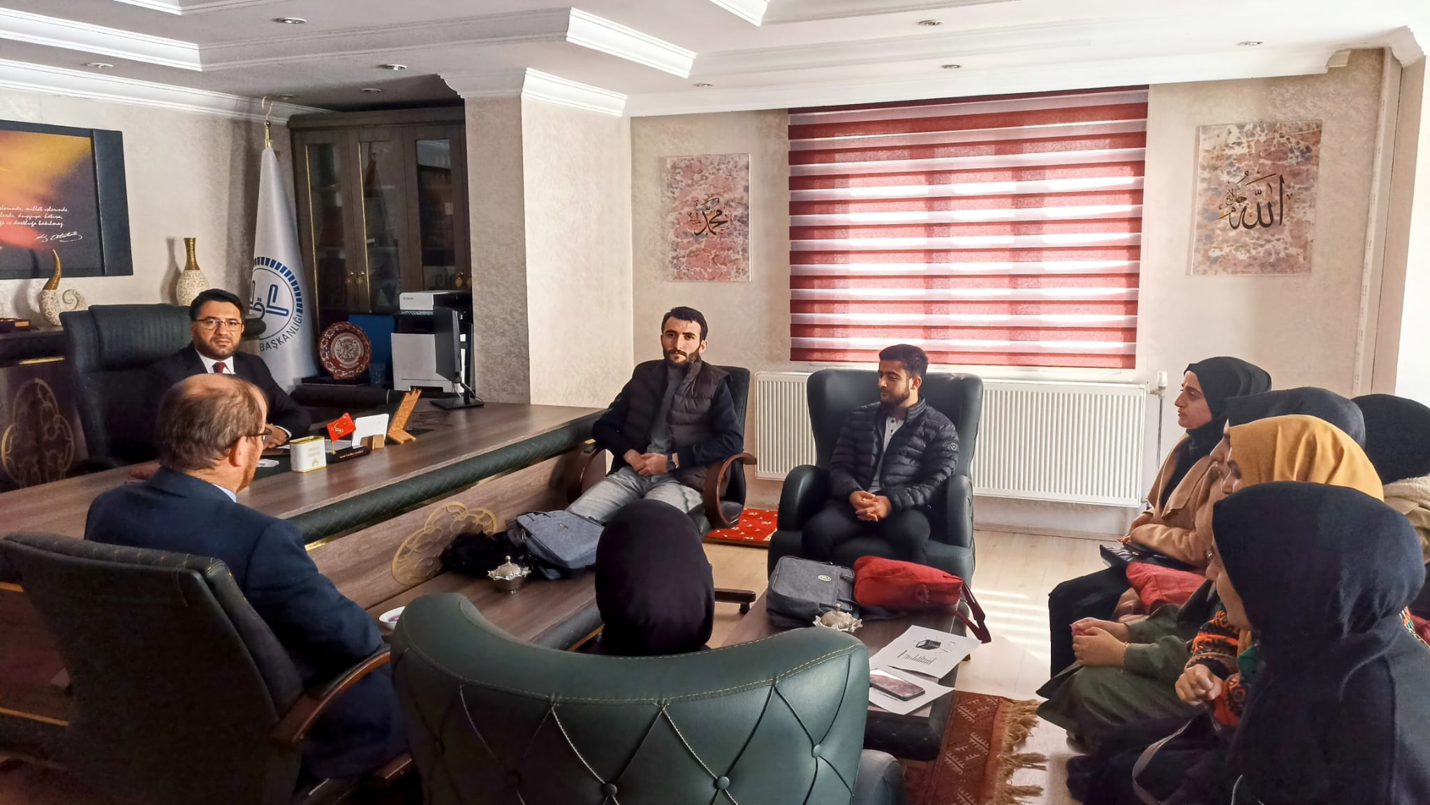 Hakkari'de 6 üniversite öğrencisi umre ziyaretiyle ödüllendirildi