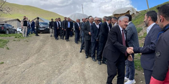 Ak Parti adayları köy köy dolaşıyor