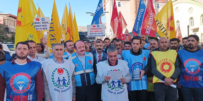 Hakkarili eğitimcilerden ‘Promosyon’ protestosu