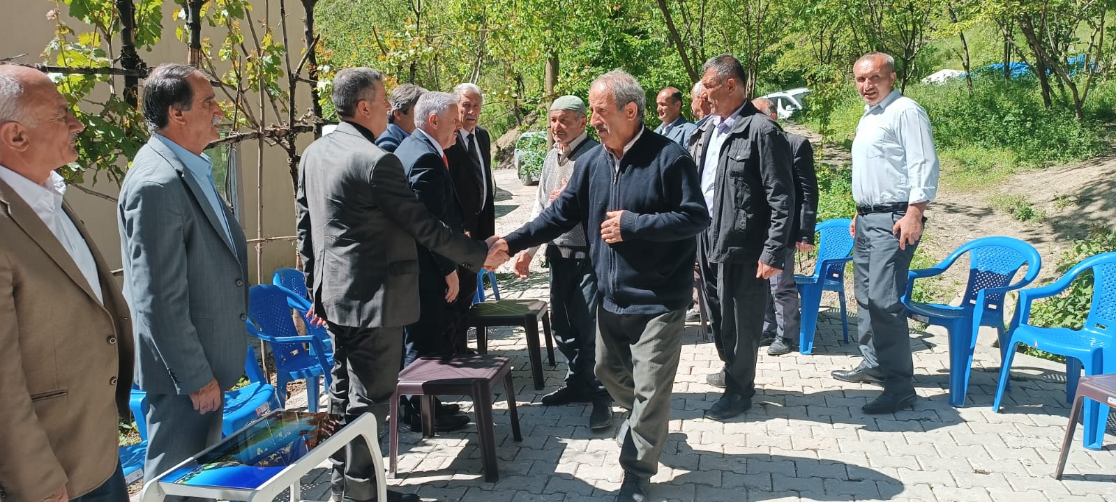 AK Partililerin köy ziyaretleri devam ediyor