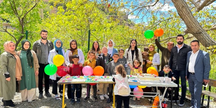 Şemdinli'de lise öğrencileri engelli çocuklarla bir araya geldi