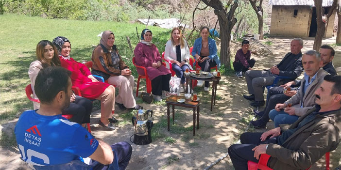 Hakkari'de CHP ekipleri sahada