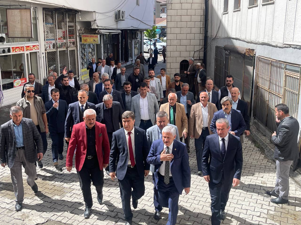 AK Parti heyetinin Yüksekova ve Çukurca temasları