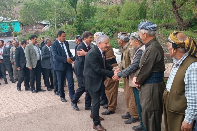 AK Parti adayı Özbek Derecik Bölgesinde
