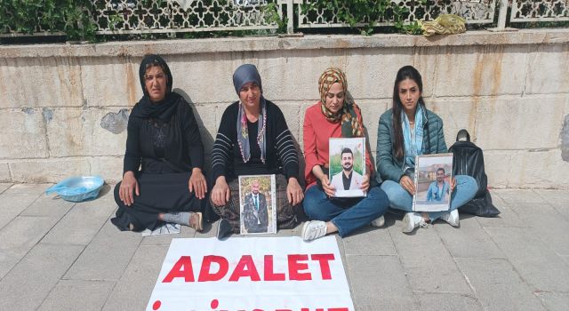 Hakkari'de 'Adalet nöbeti' sürüyor