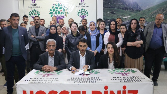 Yeşil Sol Parti Hakkari'de 'Demokrasi nöbeti' başlattı