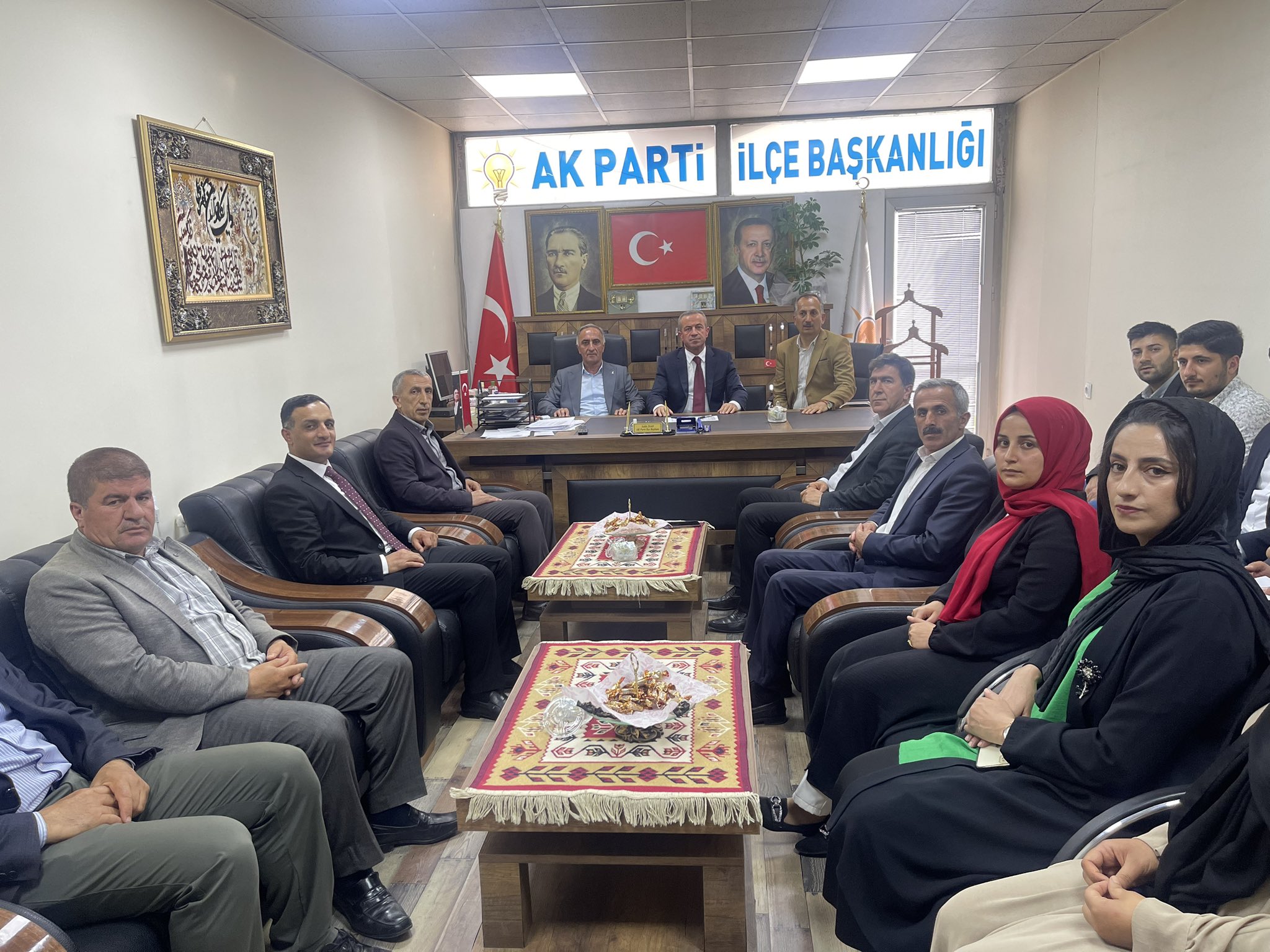 AK Parti Hakkari'de ikinci tur çalışmalarına başladı