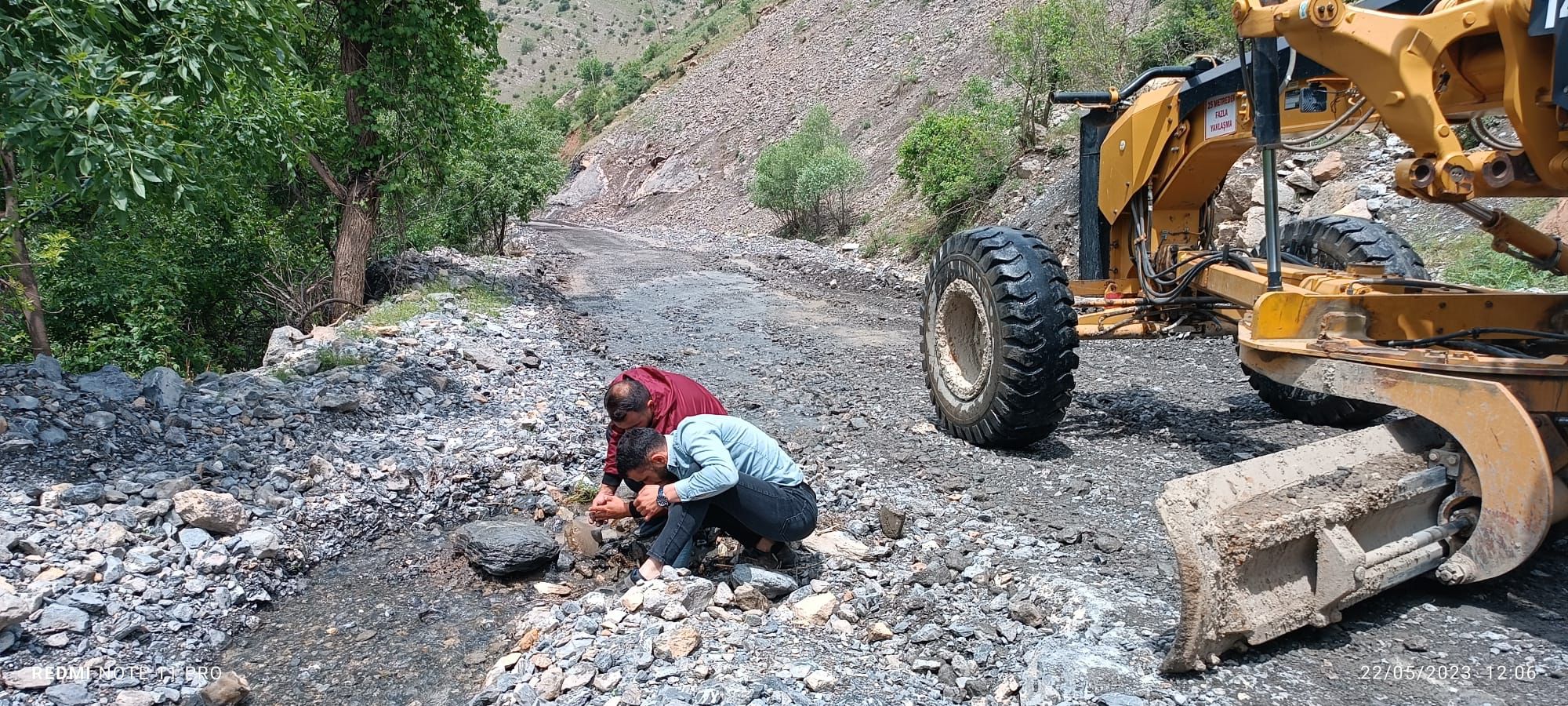 Hakkari köy yollarında çalışma sürüyor