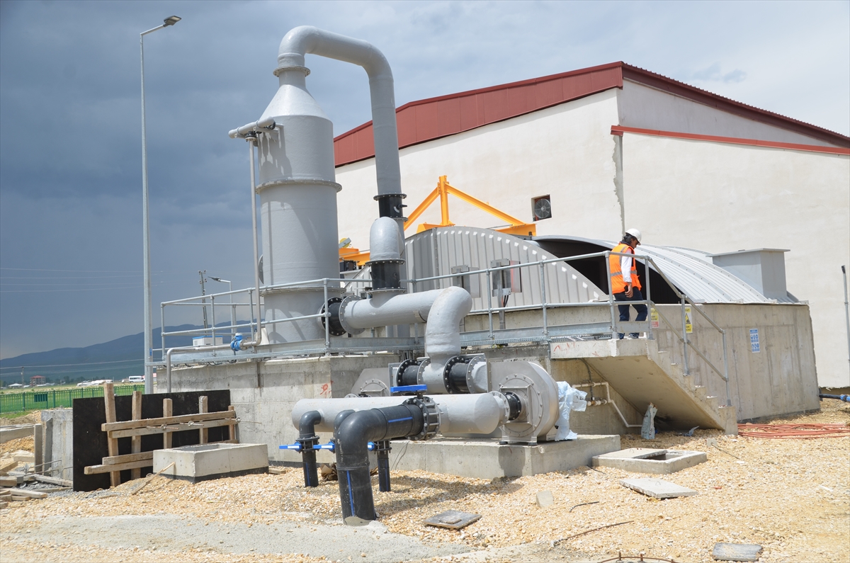 Yüksekova'daki atık su arıtma tesisinde sona gelindi