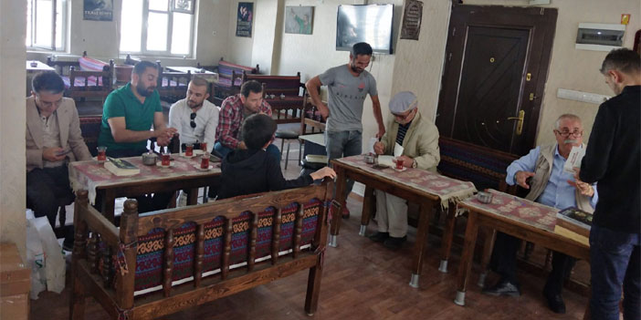 Özkahraman ve Feqiyani'den imza günü