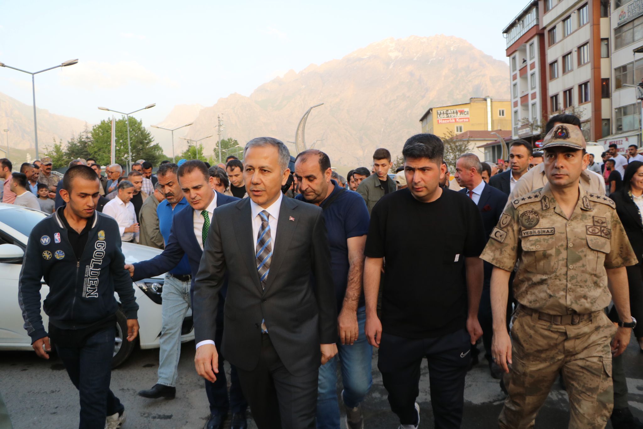 İçişleri Bakanı Yerlikaya Hakkari'de