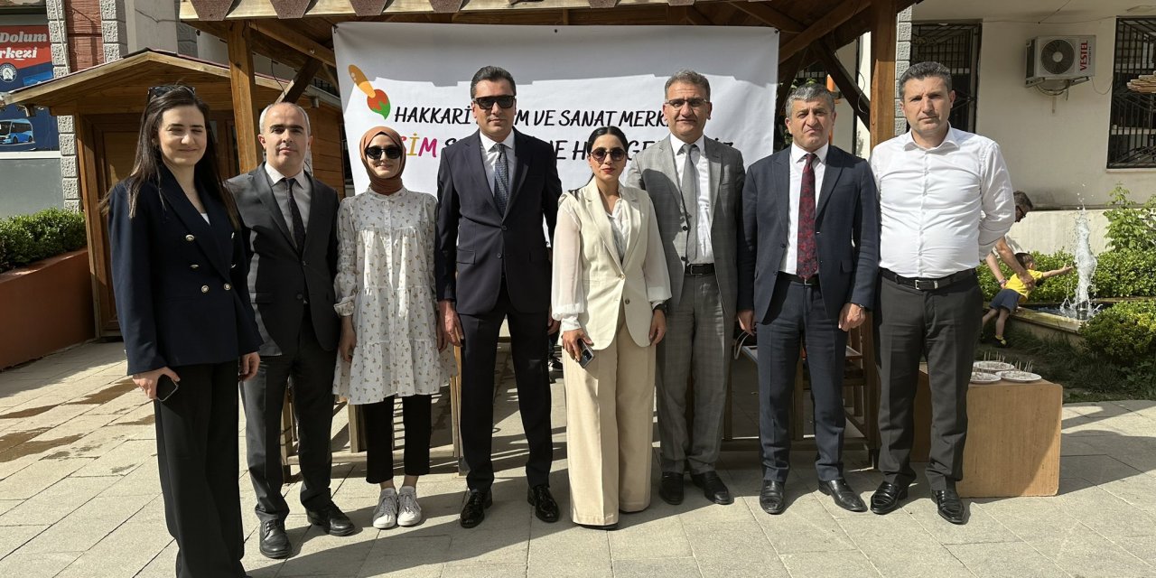 Hakkari Bilsem’den yıl sonu resim sergisi