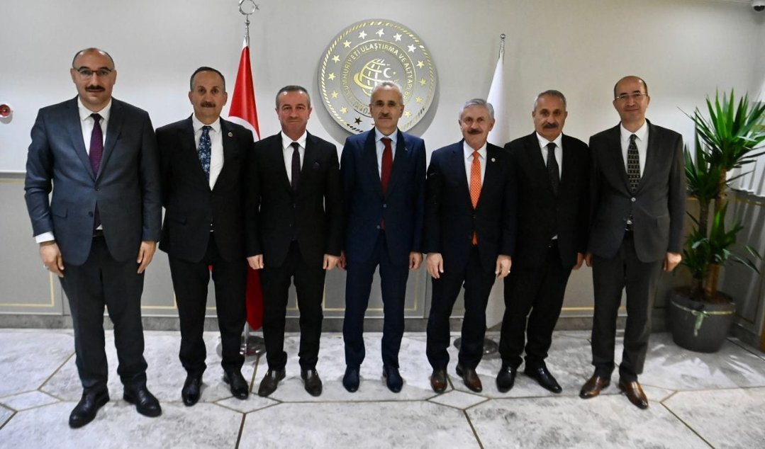 AK Parti Hakkari heyetinin bakan ziyaretleri