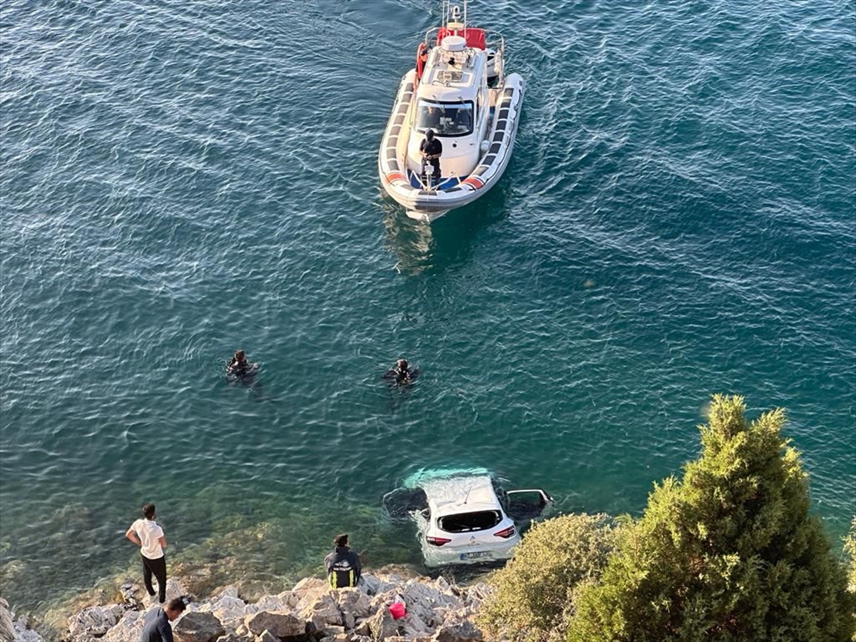 Van Gölü'ne uçtu: 2 ölü