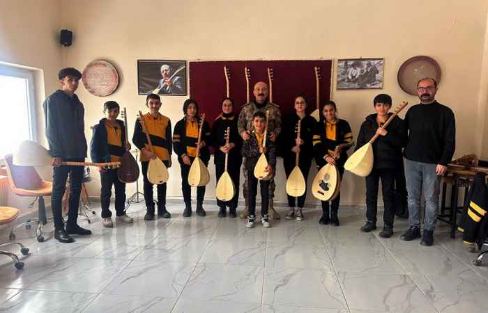 Hakkari'de ücretsiz bağlama kursu başladı