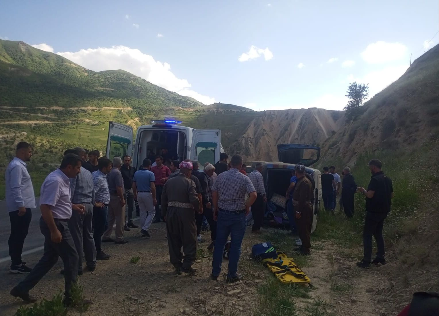 Hakkari-Van karayolunda trafik kazası: 2 yaralı