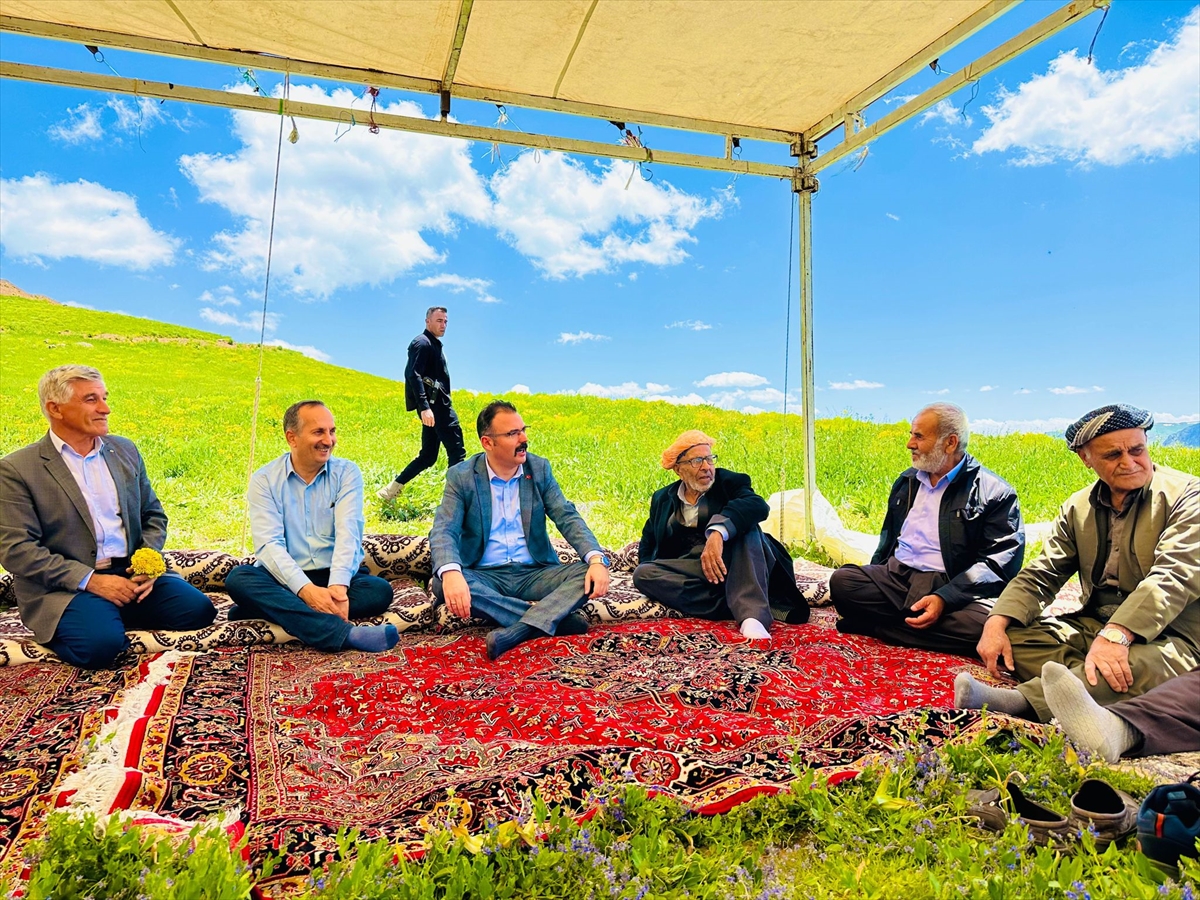 Ekber ve Saklı Yaylada vatandaşlarla buluştu