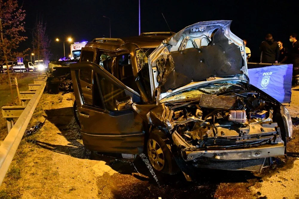 Düğün dönüşü kaza: 2 ölü