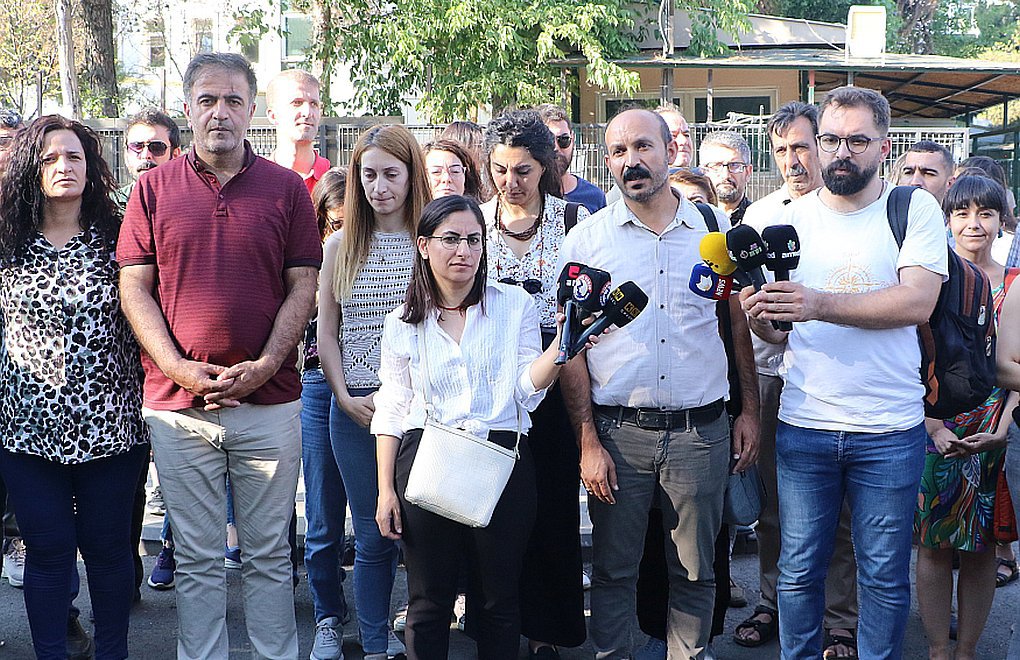 Tutuklu 15 gazeteci tahliye edildi: 13 aylık hukuksuzluk son buldu