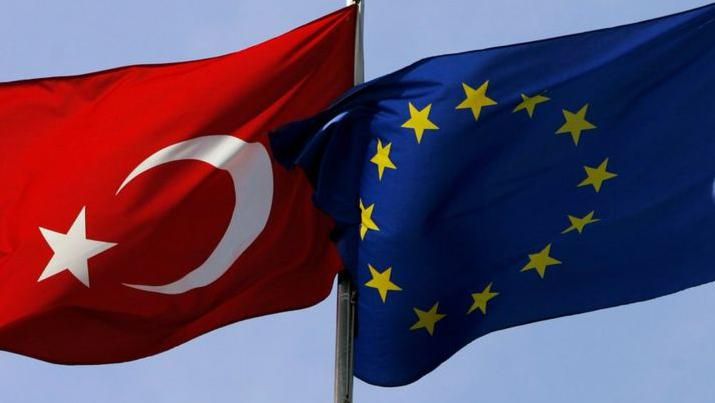 AB, Türkiye ile ilişkilerin geliştirilmesine olumlu sinyal verdi; koşullarını açıkladı