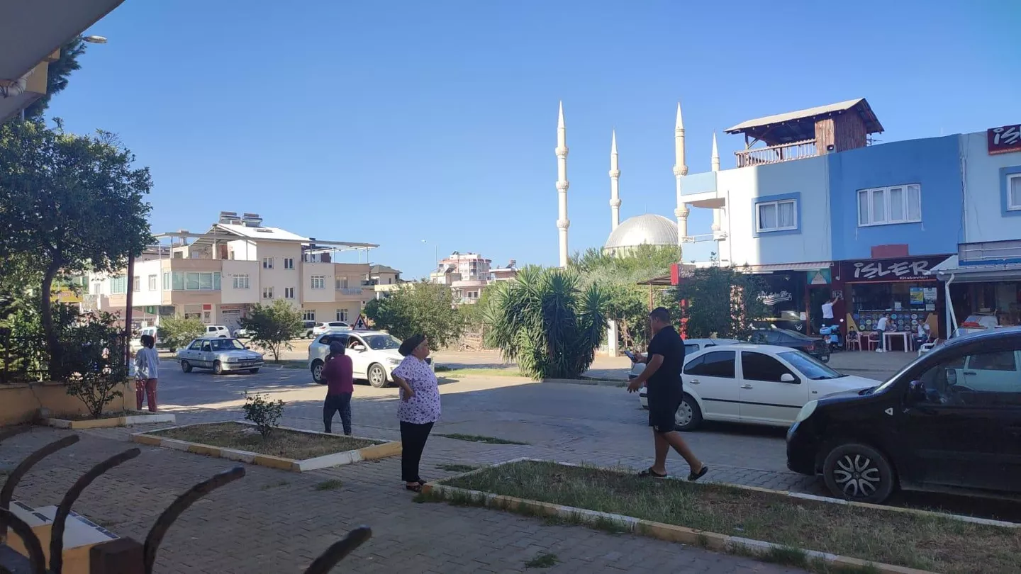 Adana'da 5.5 büyüklüğünde deprem: Çevre illerden de hissedildi