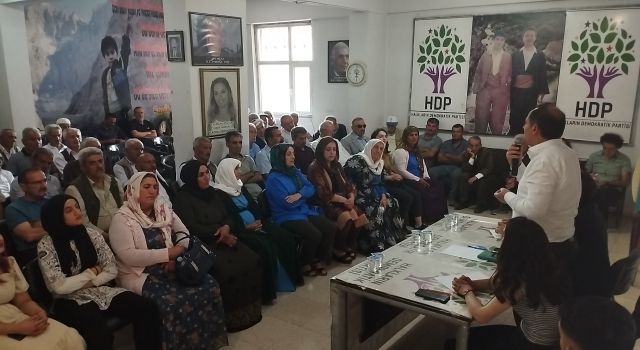 Hakkari'de halk toplantısı: Halk esas alınmalı