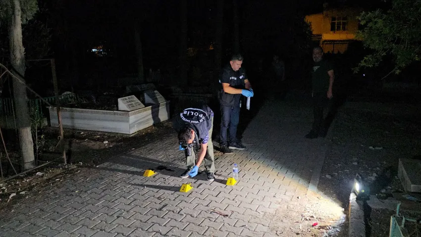 21 yaşındaki genç mezarlıkta başından vurulmuş halde bulundu
