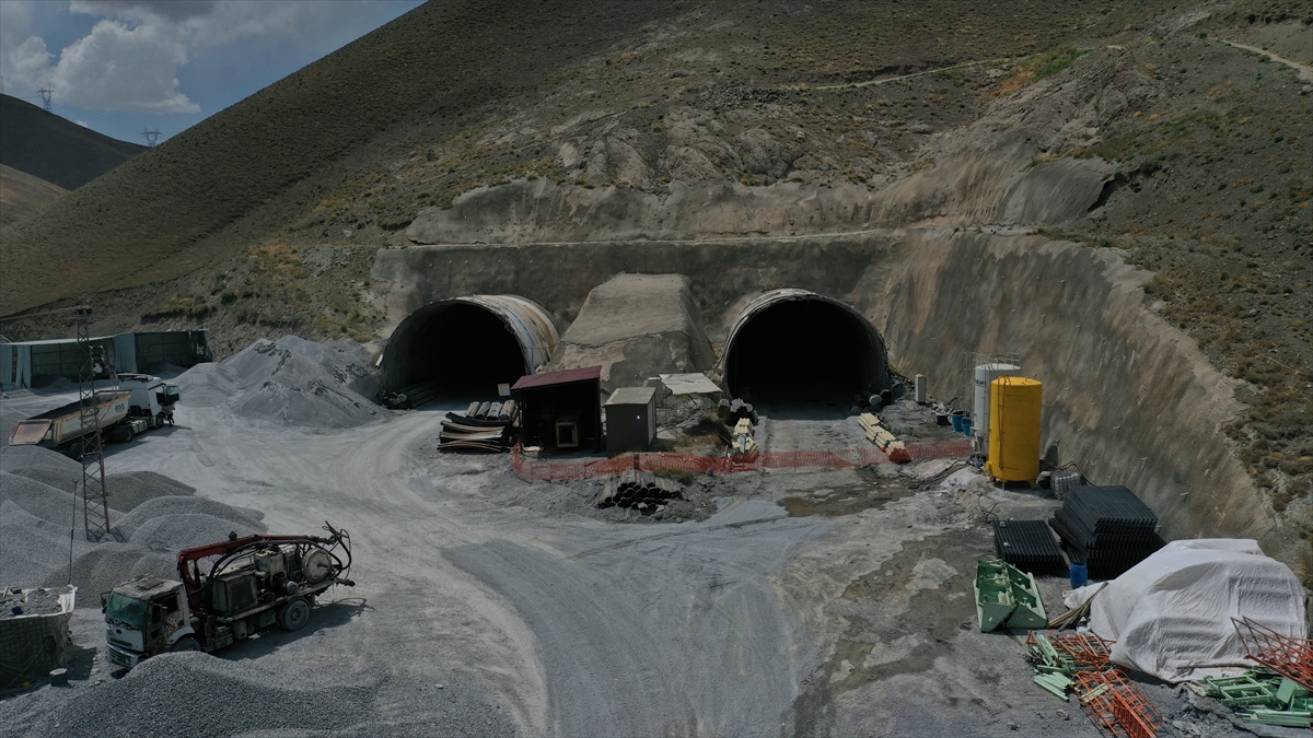 Güzeldere Tüneli’nde ışık göründü