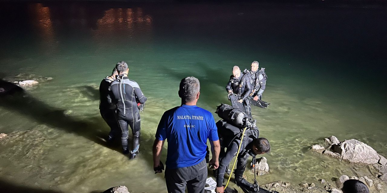 Girdiği gölette boğuldu