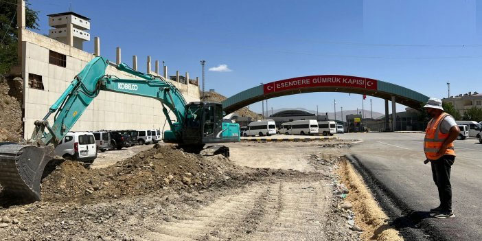 Esendere'de yol yapım ve asfaltlama çalışmaları devam ediyor