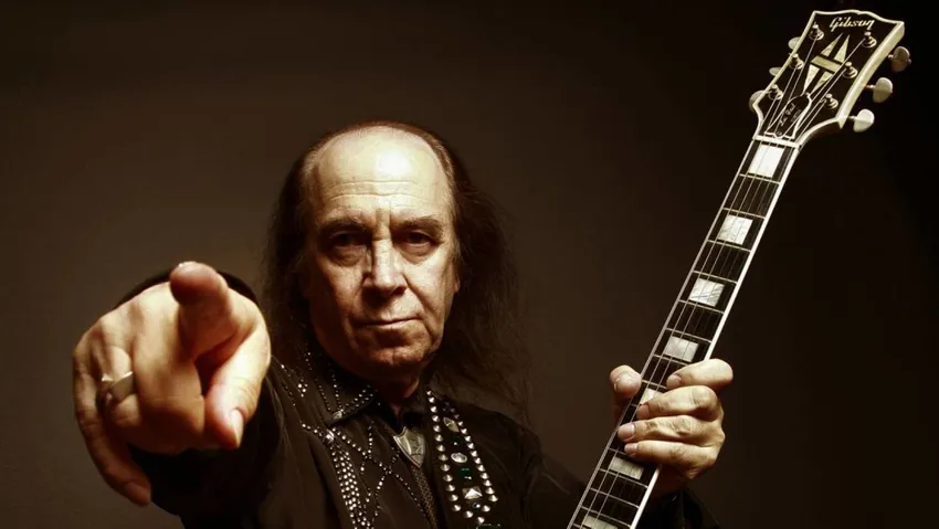 Erkin Koray hayatını kaybetti