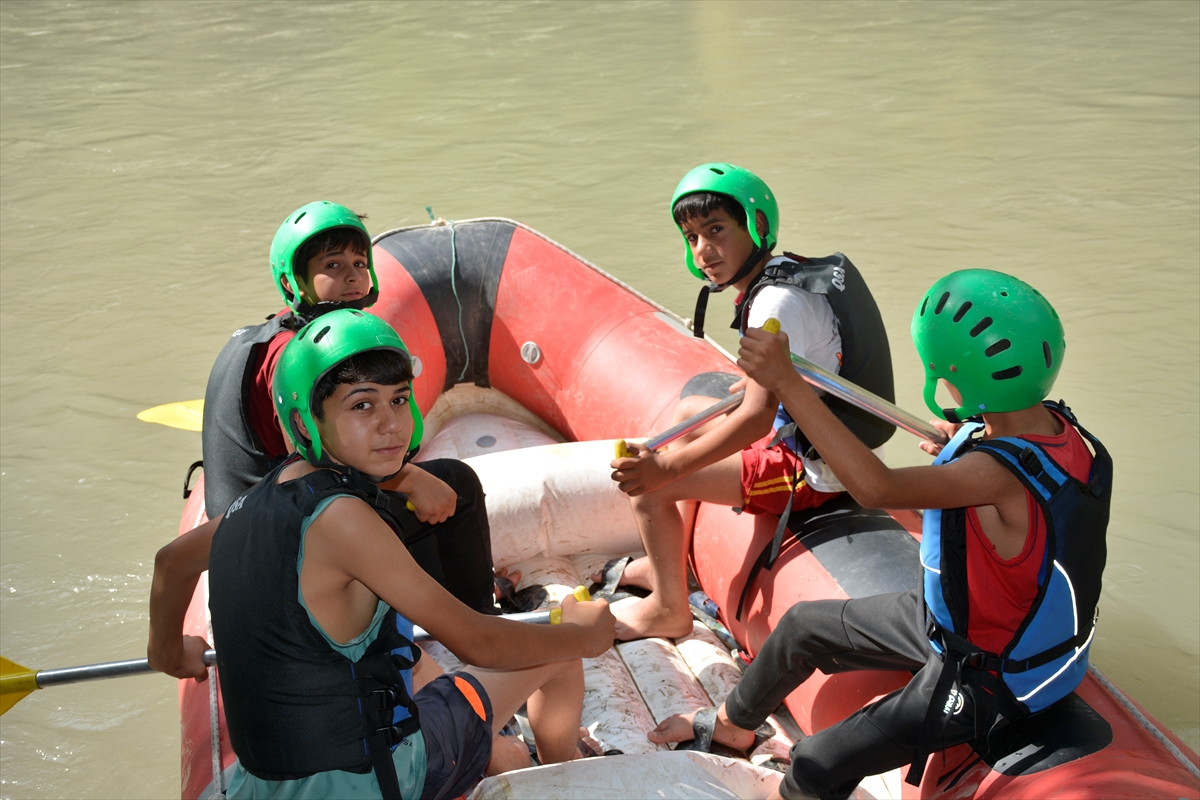 Hakkari Rafting Takımı, Türkiye Şampiyonası'na hazırlanıyor