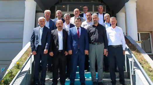 Muhtarlardan Müdür Yılmaza Tebrik ziyareti