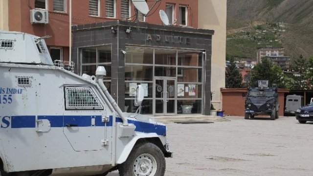Hakkari ve ilçelerde operasyon: 30 gözaltı