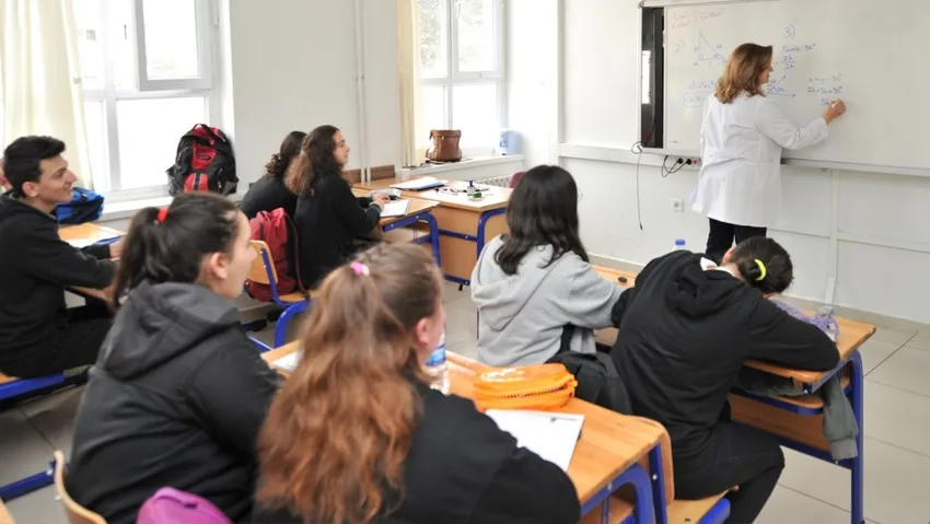 Bakan Tekin açıkladı: Sınıf tekrarı geri dönüyor