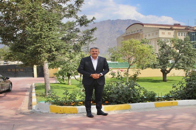 Yeni Vali Ali Çelik Hakkari'ye ulaştı