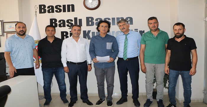 Gazetecilerden Ak Parti Hakkari yönetimine Tepki