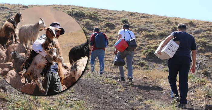 Dağları tepeleri aşıp, şap aşısı yapan ekibe, DHA da eşlik etti
