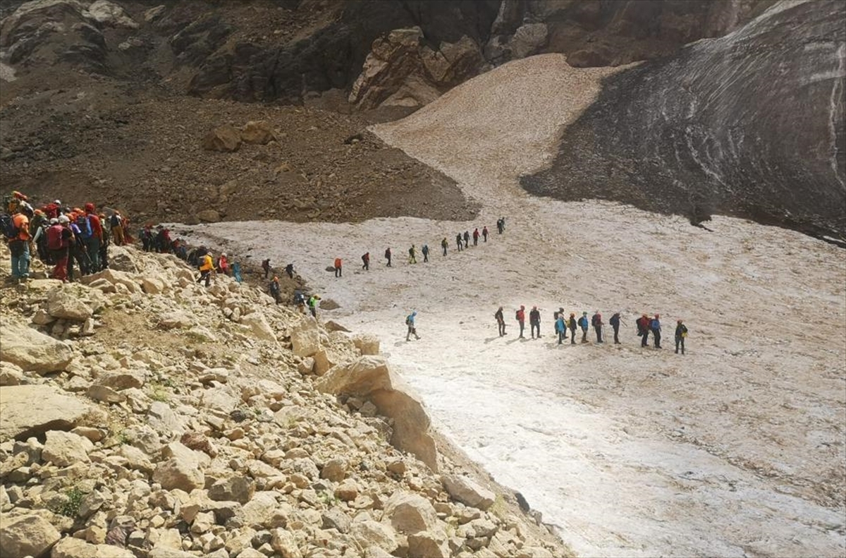 Türkiye Dağcılık Federasyonunun Hakkari'deki tırmanış eğitimi sona erdi