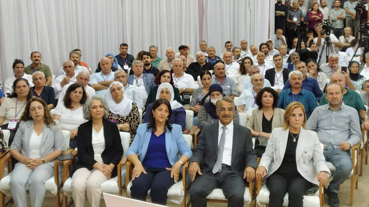 HDP, bugün gerçekleşecek kongreyle yeni eş başkanlarını seçecek