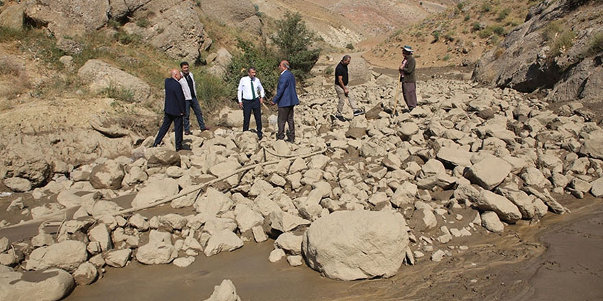 Yüksekova'da sel sonrası hasar tespiti