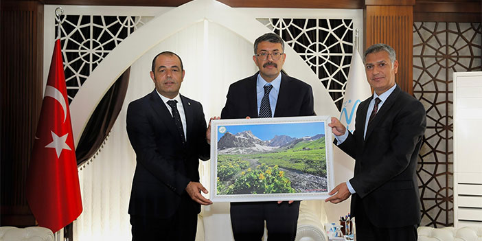 Vali Çelik: Hakkari'nin turizm bölgesi olmasını isterim!