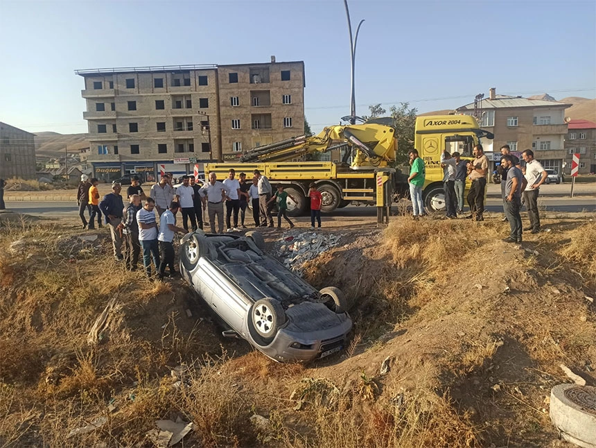 Yüksekova'da kaza: 2 yaralı