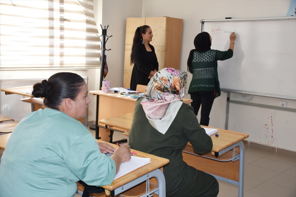 Hakkari'de geçen yıl 755 kişi okuma yazma öğrendi