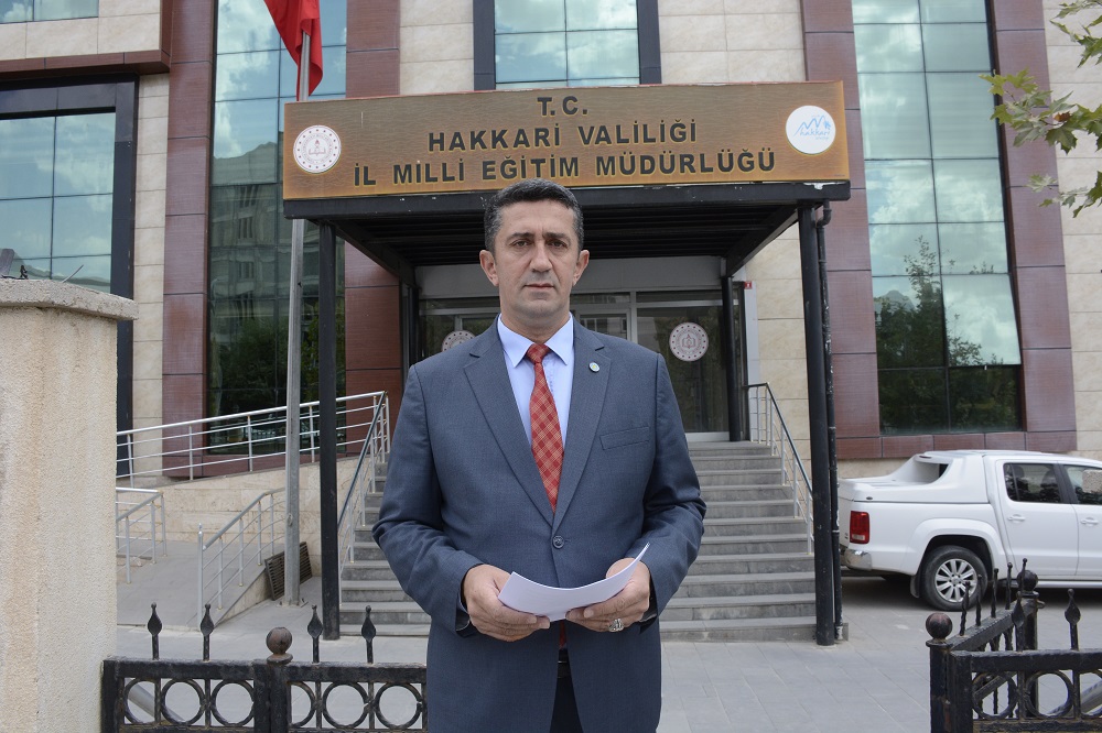 İYİ Parti Hakkari İl Başkanı Yorulmaz 'Andımızı' okudu